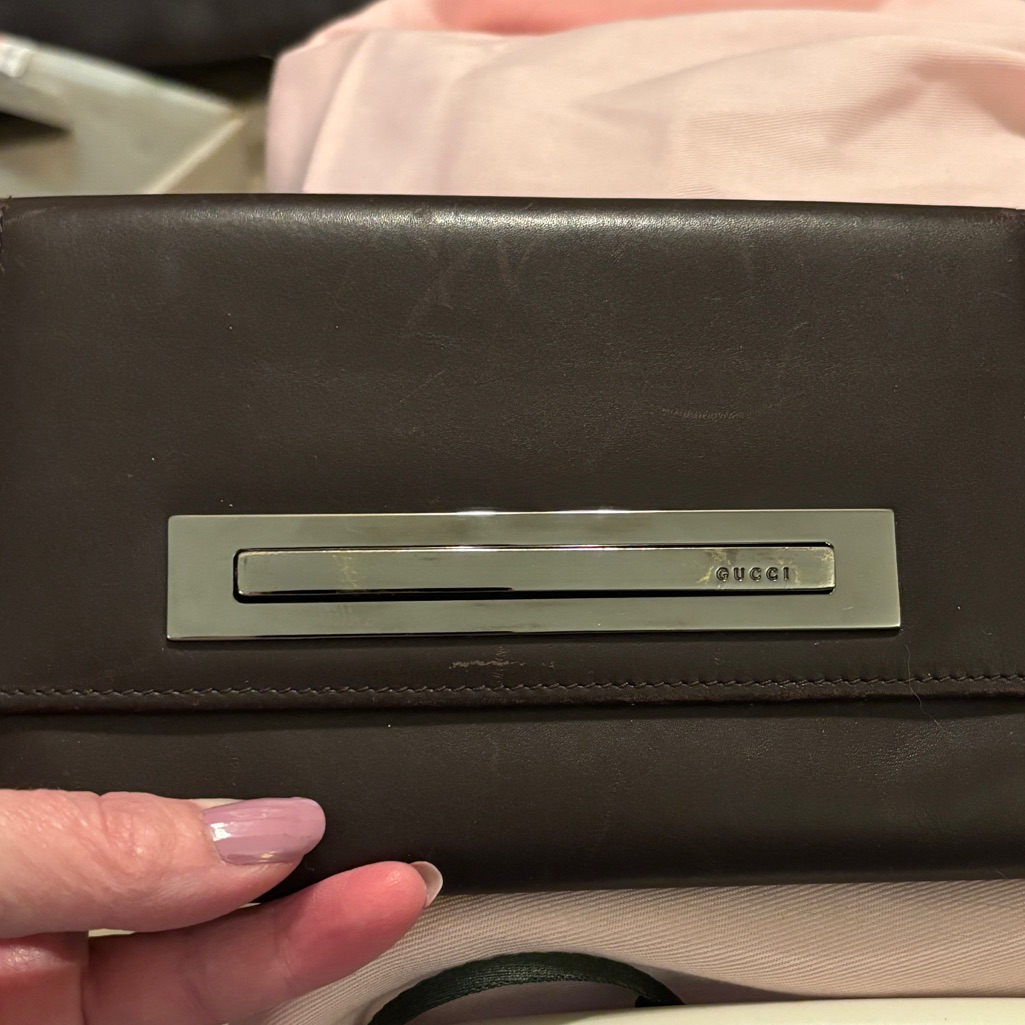 Beautiful Like New Gucci Bifold Wallet.